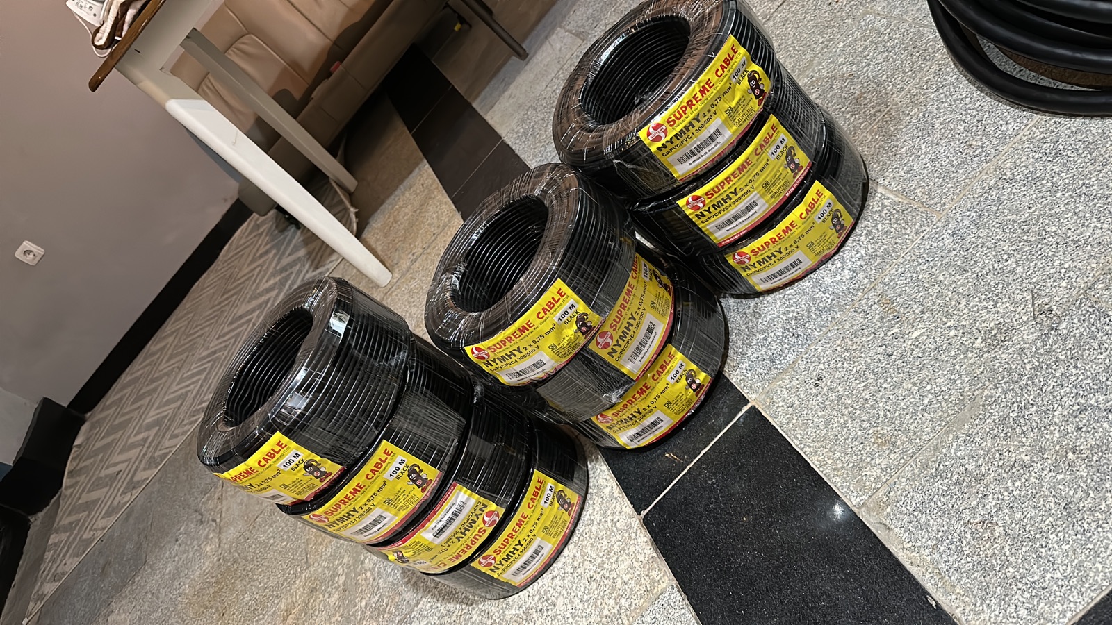 Material dan suplai